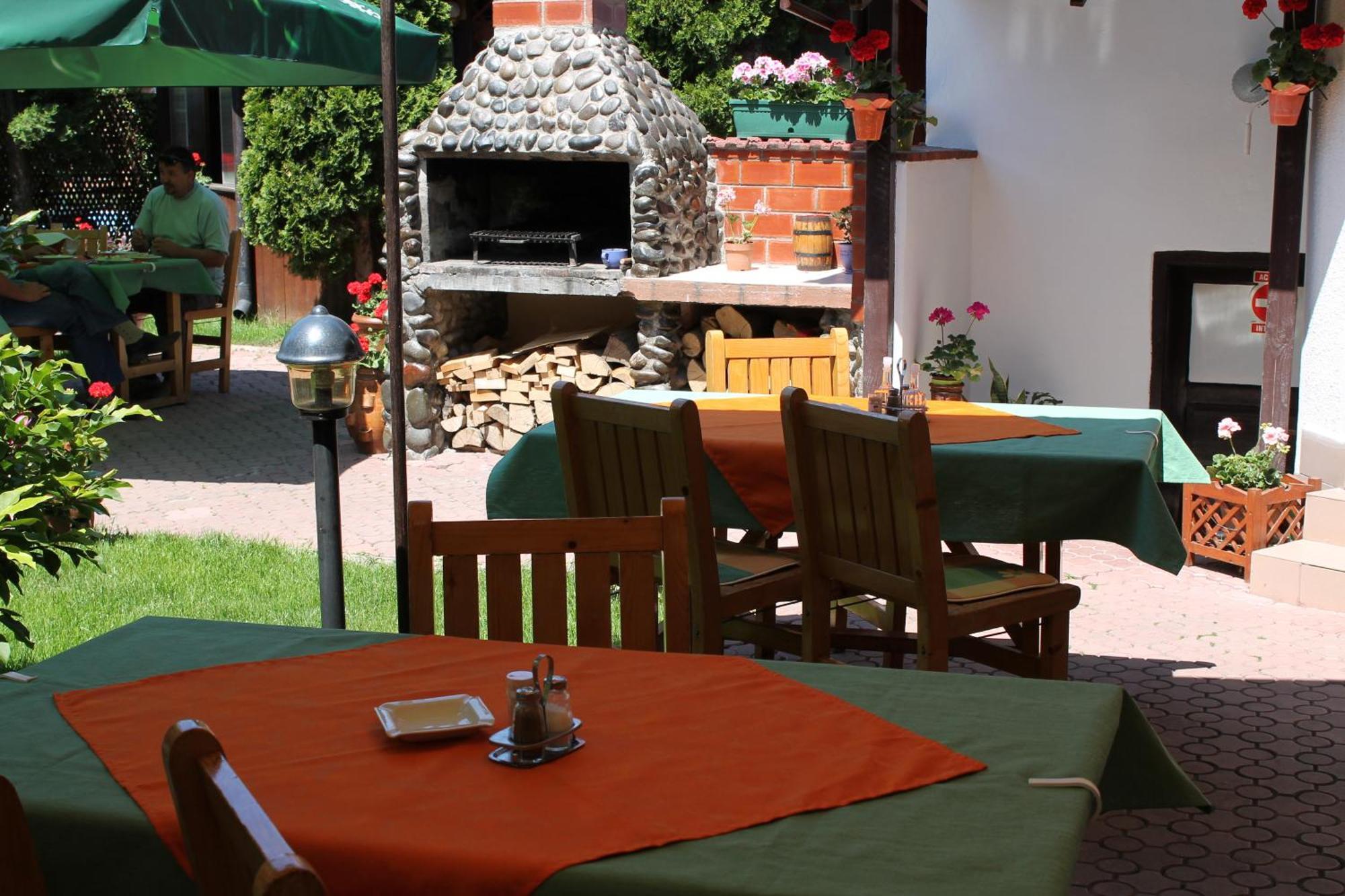Pension Tip-Top Târgu-Mureş エクステリア 写真